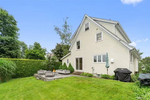 $999,999 | 1408 Shelbourne Avenue, Mamaroneck, NY 10543