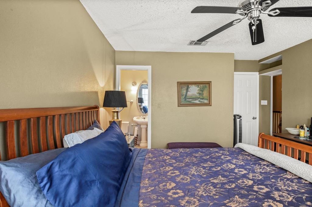 1578 Stainback Road Red Oak, TX 75154 - Photo 16 of 37 BR1-Upstairs en-suite