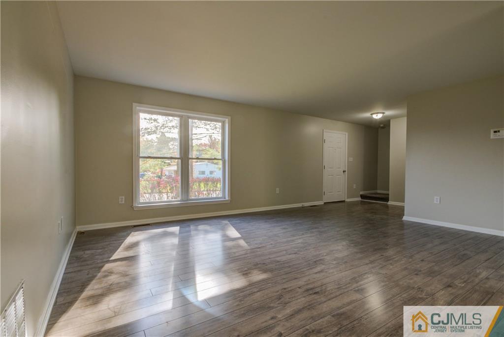 44 Wheeler Road Kendall Park, NJ 08824 - Photo 3 of 25 Gallery Image 3