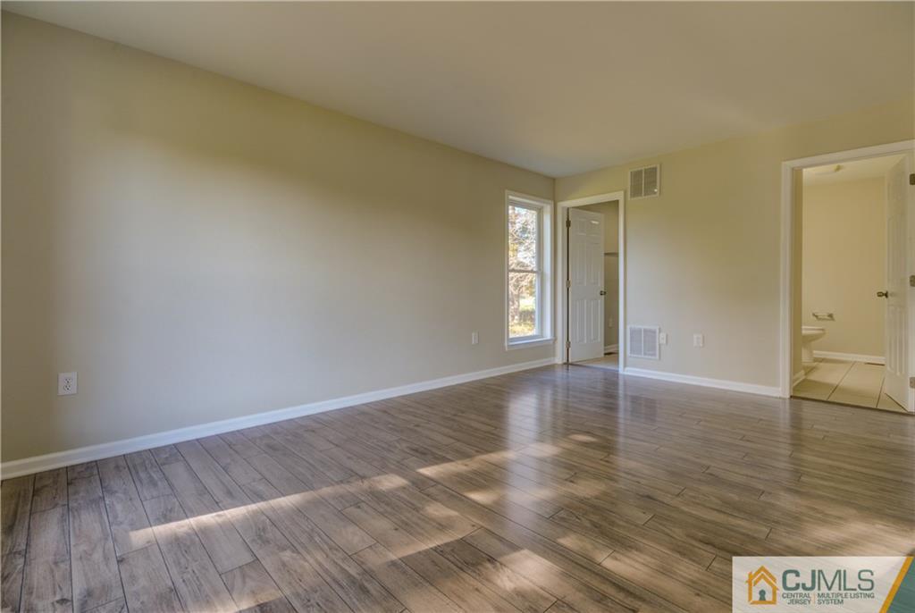 44 Wheeler Road Kendall Park, NJ 08824 - Photo 6 of 25 Gallery Image 6