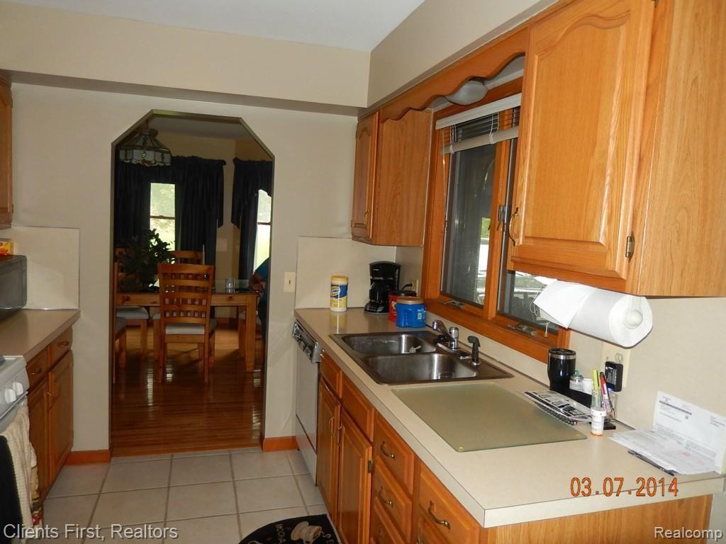 18781 Hannan Road New Boston, MI 48164 - Photo 15 of 48 DSCN3640.jpg
