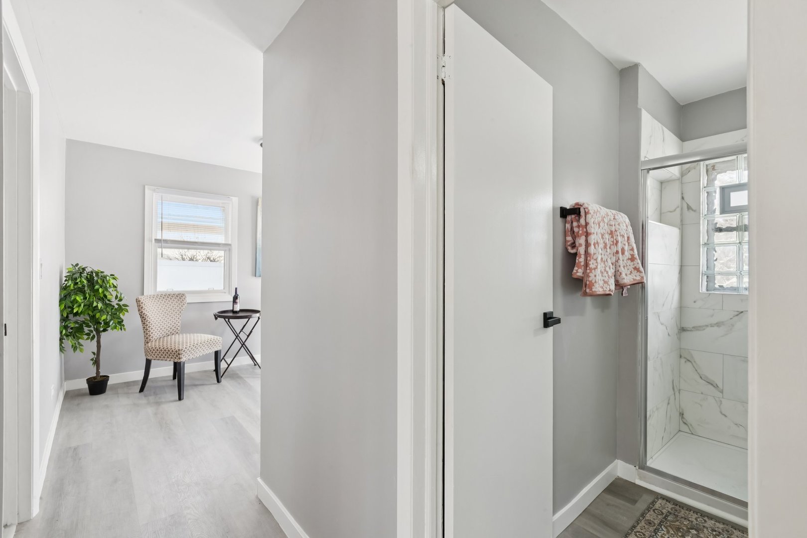 4N327 7th Avenue Addison, IL 60101 - Photo 20 of 49 a living room with furniture and a window