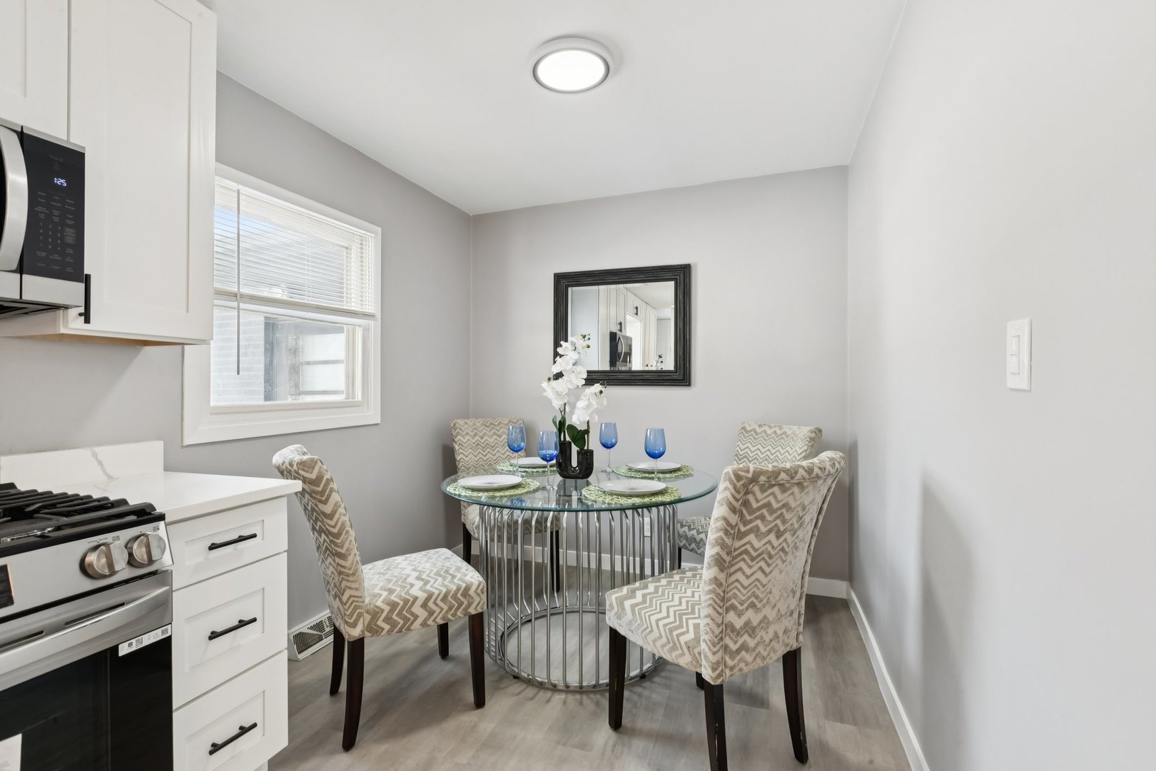 4N327 7th Avenue Addison, IL 60101 - Photo 9 of 49 a dining room with furniture and window