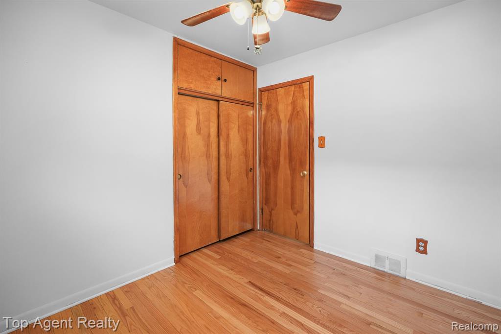 8057 Dale Center Line, MI 48015 - Photo 18 of 24