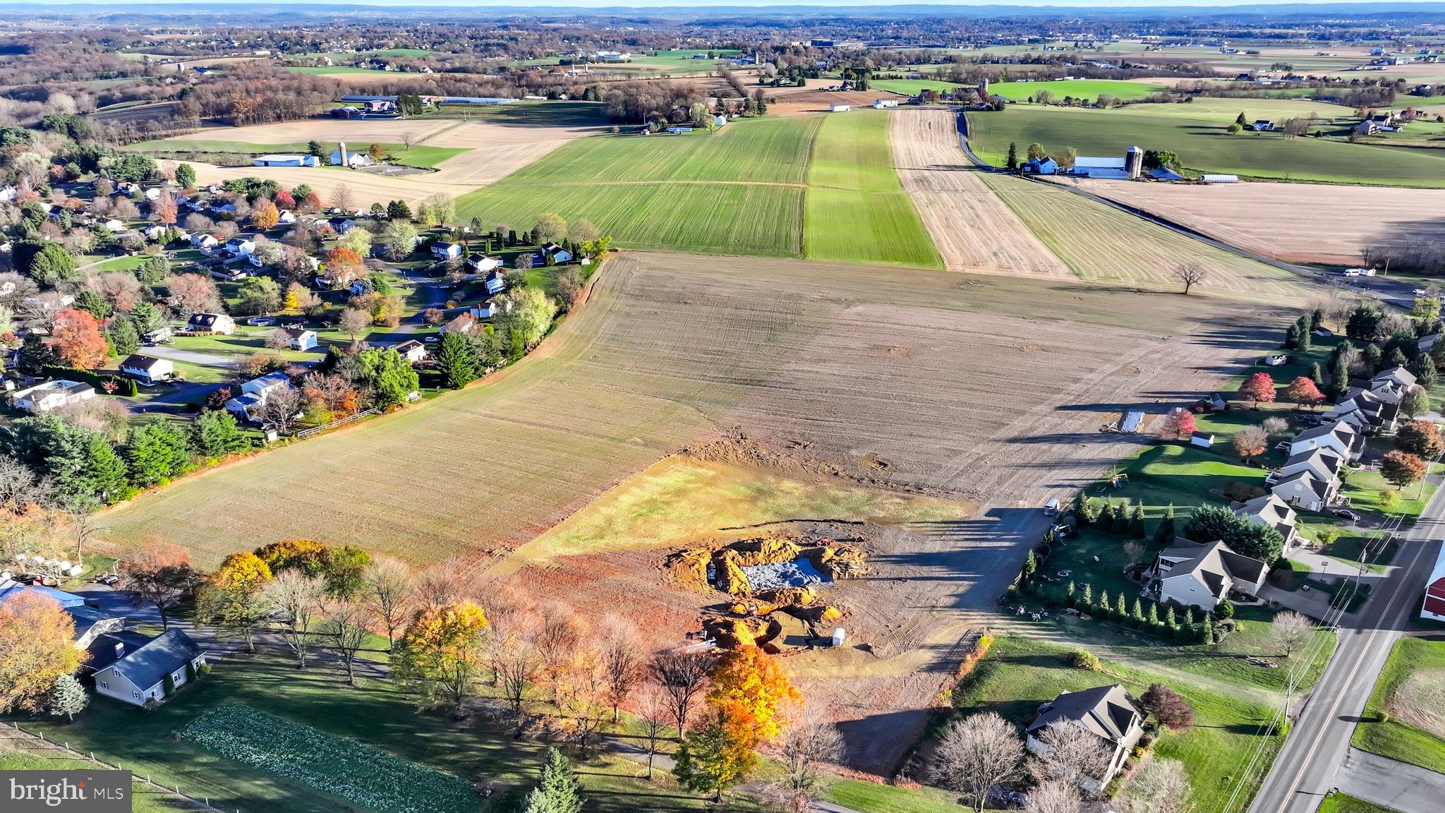 553 Oak Lane Lititz, PA 17543 - Photo 4 of 11 Looking South
