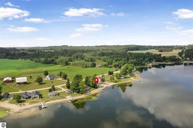 $262,500 | 9301 East 50 Road, Cadillac, MI 49601