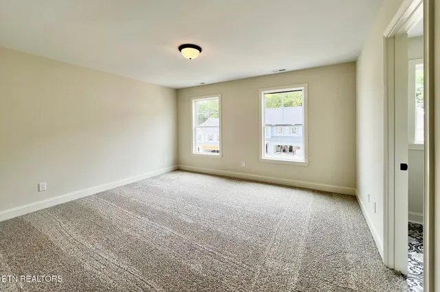 $467,900 | 1209 Madison Oaks Road, Knoxville, TN 37924