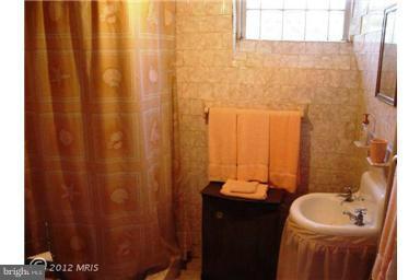 337 Magnolia Terrace Baltimore, MD 21221 - Photo 20 of 26 Bath