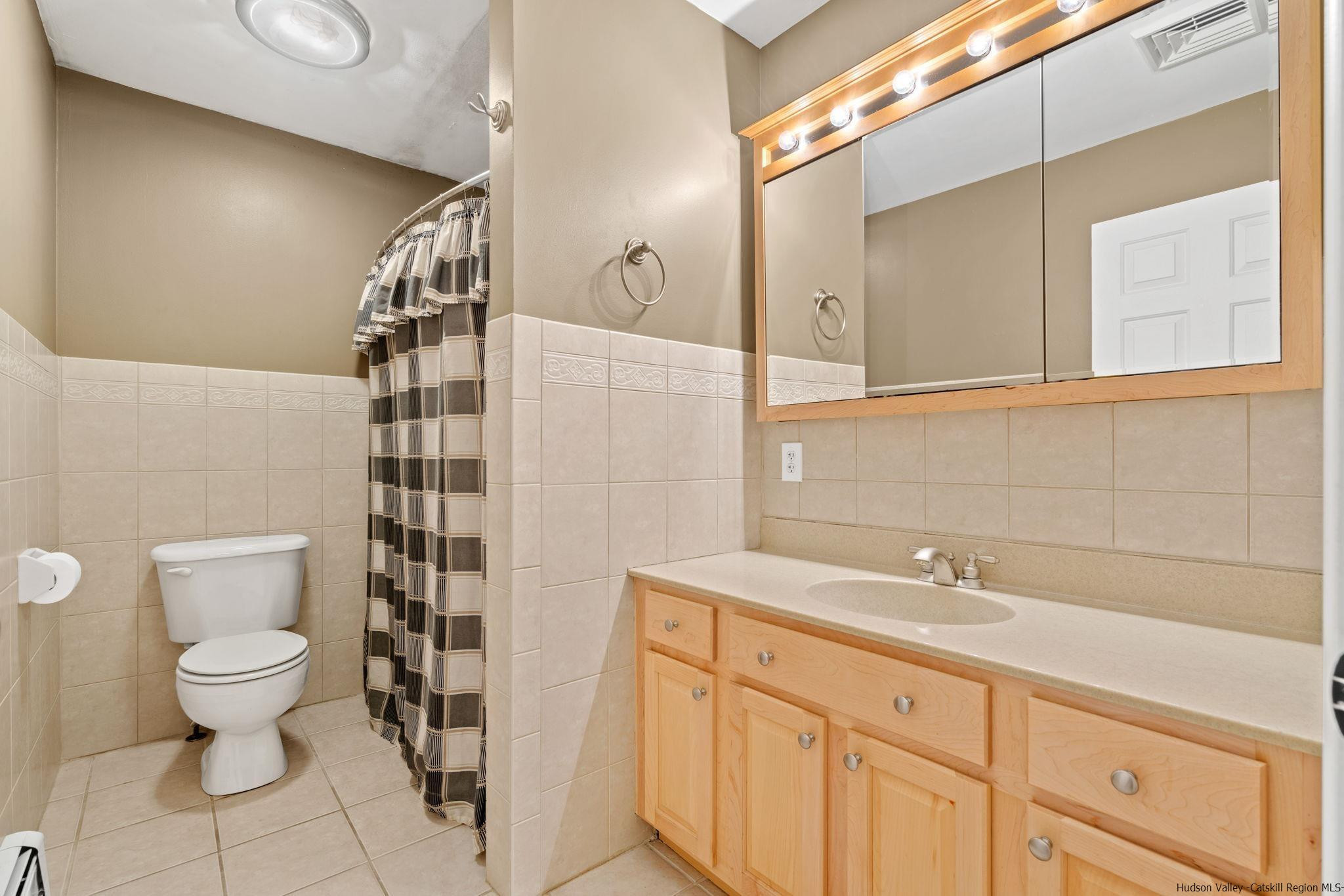 13 Anderson Road Gardiner, NY 12525 - Photo 27 of 35 Upstairs Full Bathroom