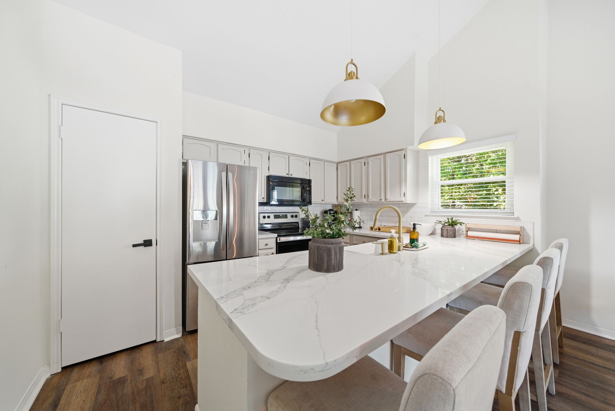 24 Lakeview Village Conroe, TX 77356 - Photo 7 of 25