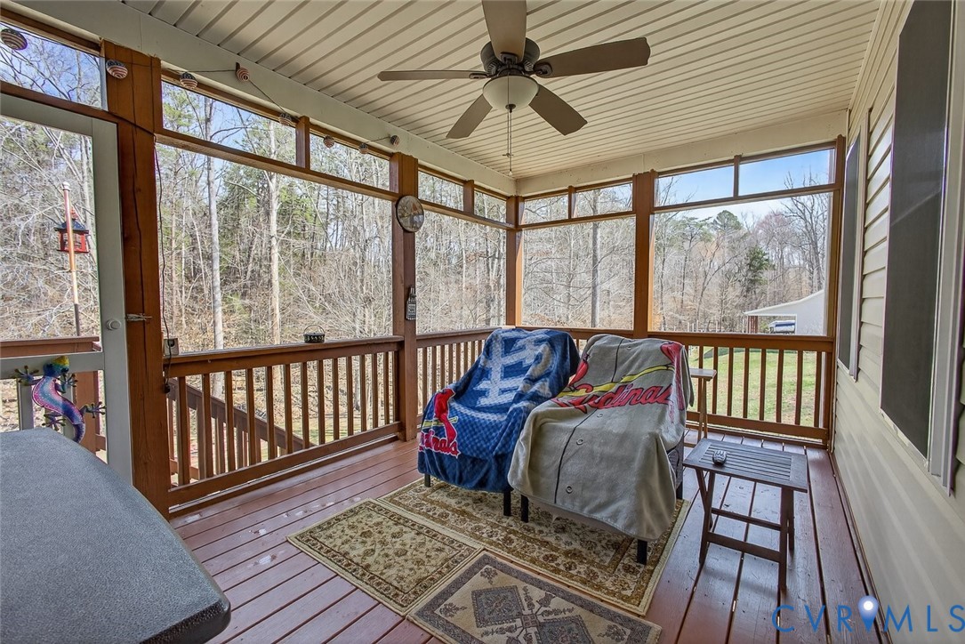 47 Elnor Road Bumpass, VA 23024 - Photo 37 of 51 Screened porch