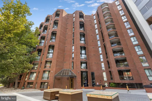 $615,000 | 1099 22nd Street Northwest, Unit 104, Washington, DC 20037