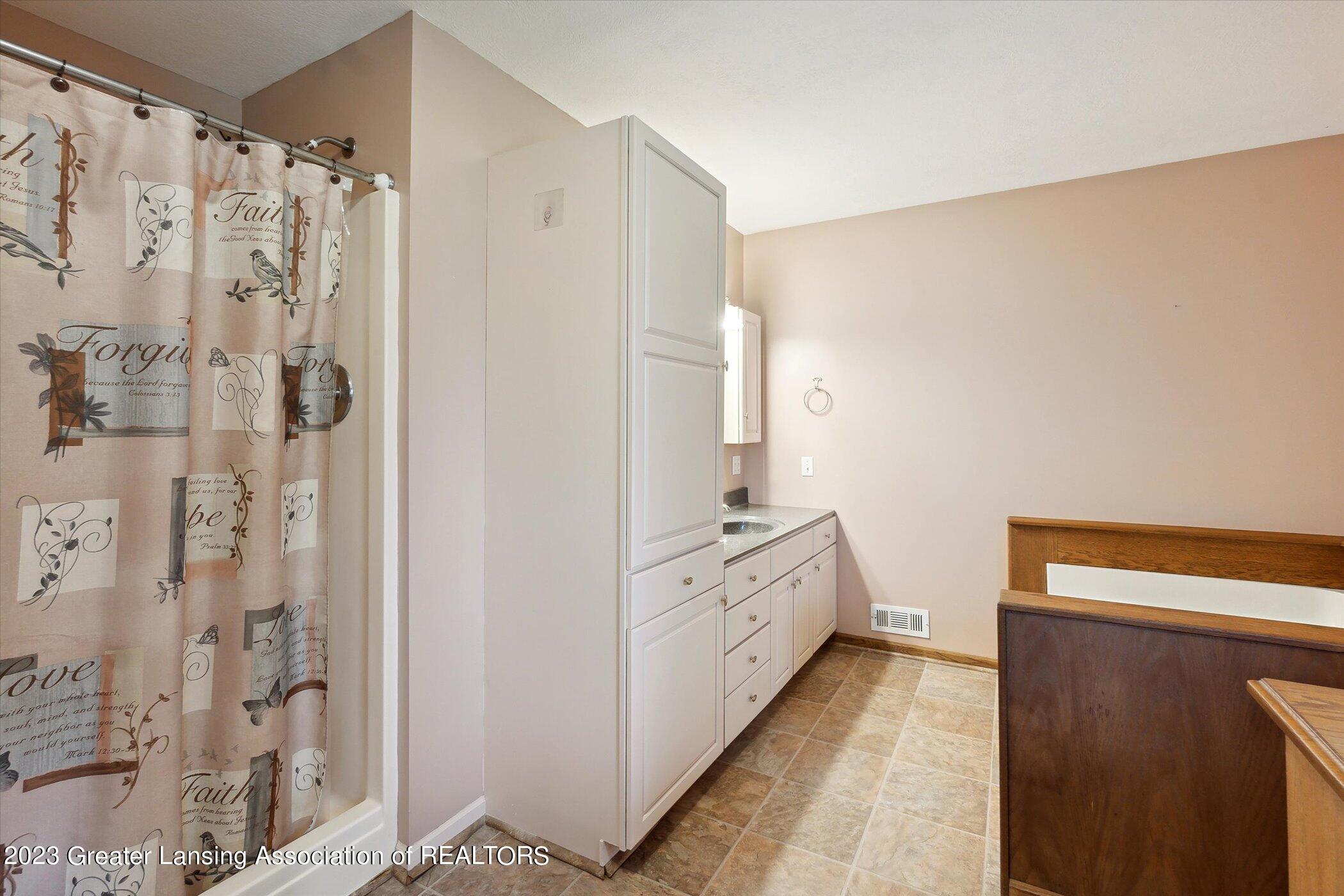 201 North Chester Road Charlotte, MI 48813 - Photo 23 of 49 23-201-N-Chester-Rd-Charlotte-MI-48813-W