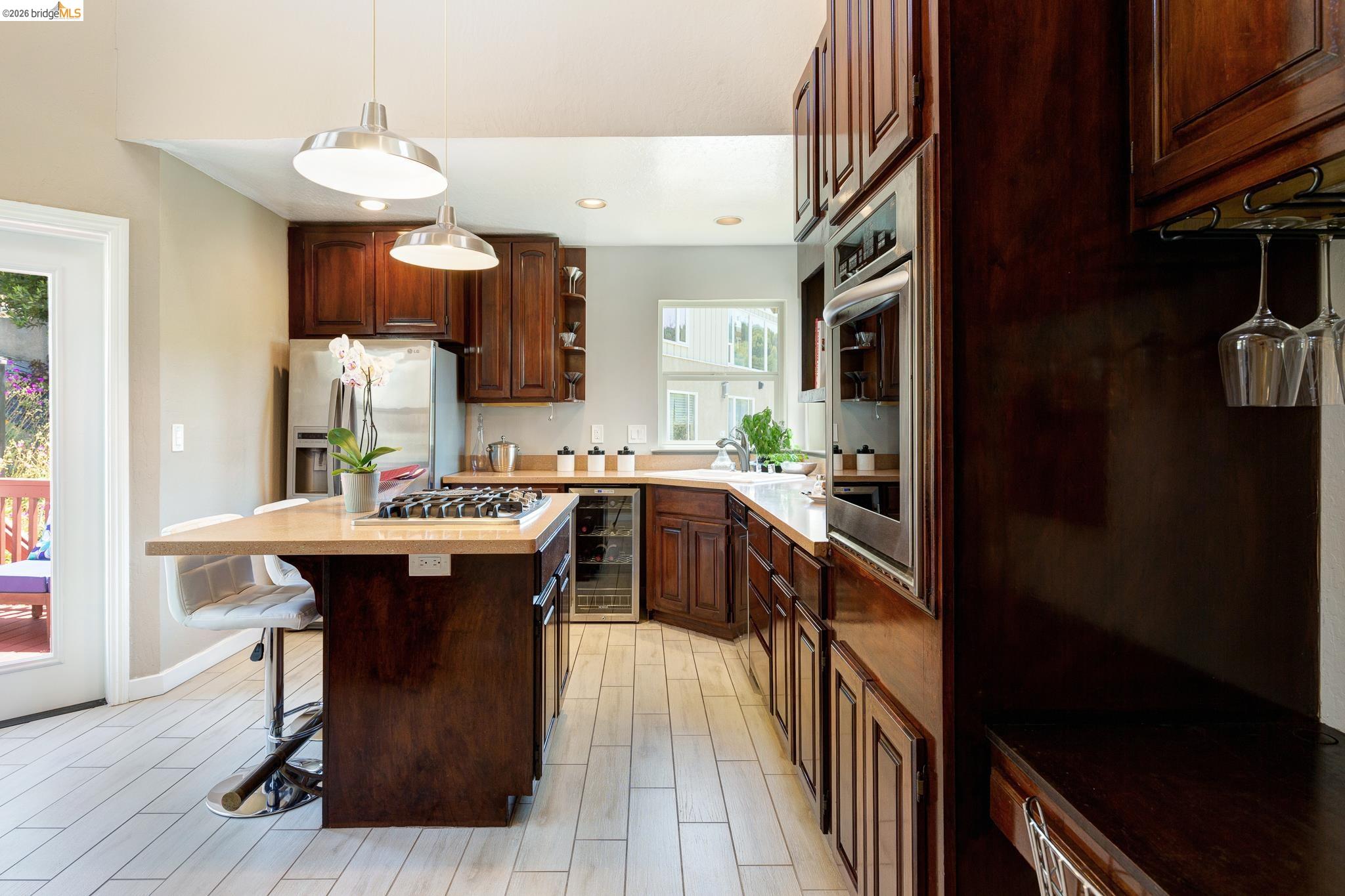 10353 Royal Oak Road Oakland, CA 94605 - Photo 17 of 54