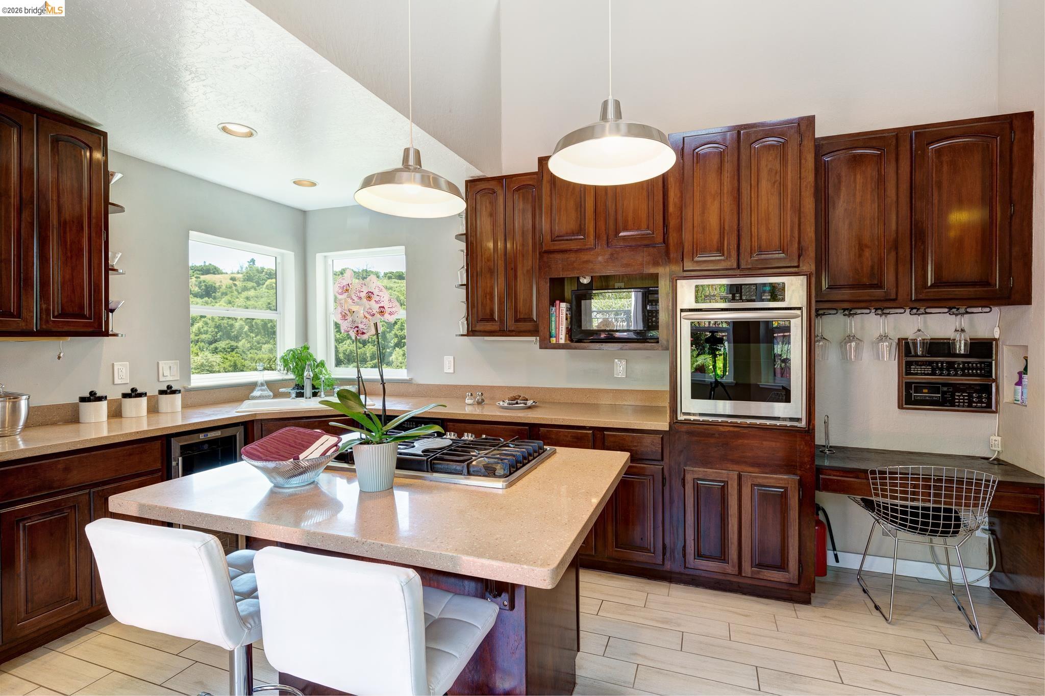 10353 Royal Oak Road Oakland, CA 94605 - Photo 18 of 54