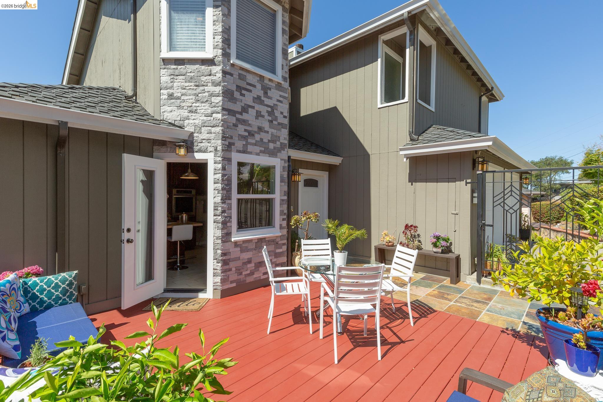 10353 Royal Oak Road Oakland, CA 94605 - Photo 20 of 54