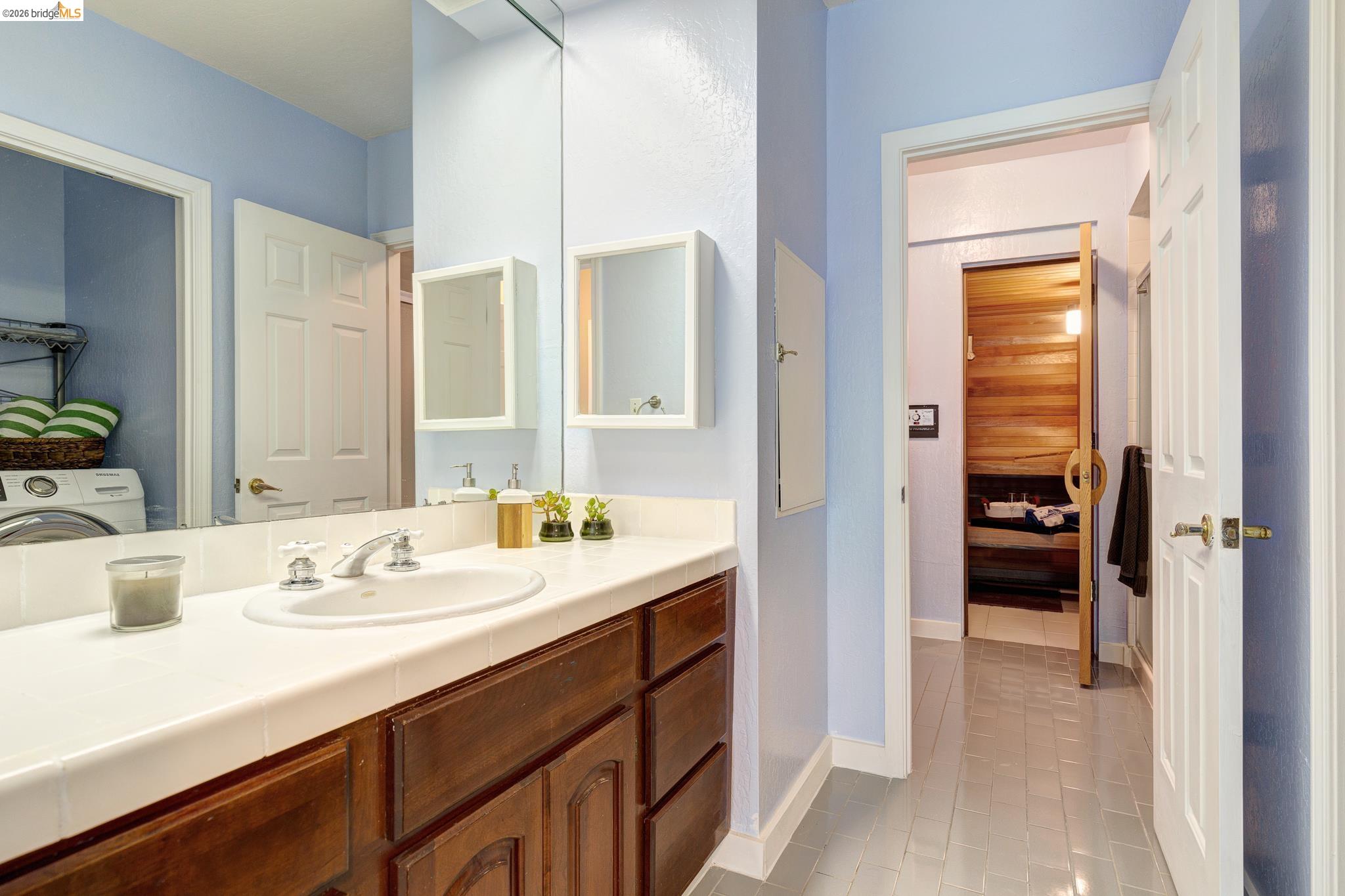 10353 Royal Oak Road Oakland, CA 94605 - Photo 33 of 54