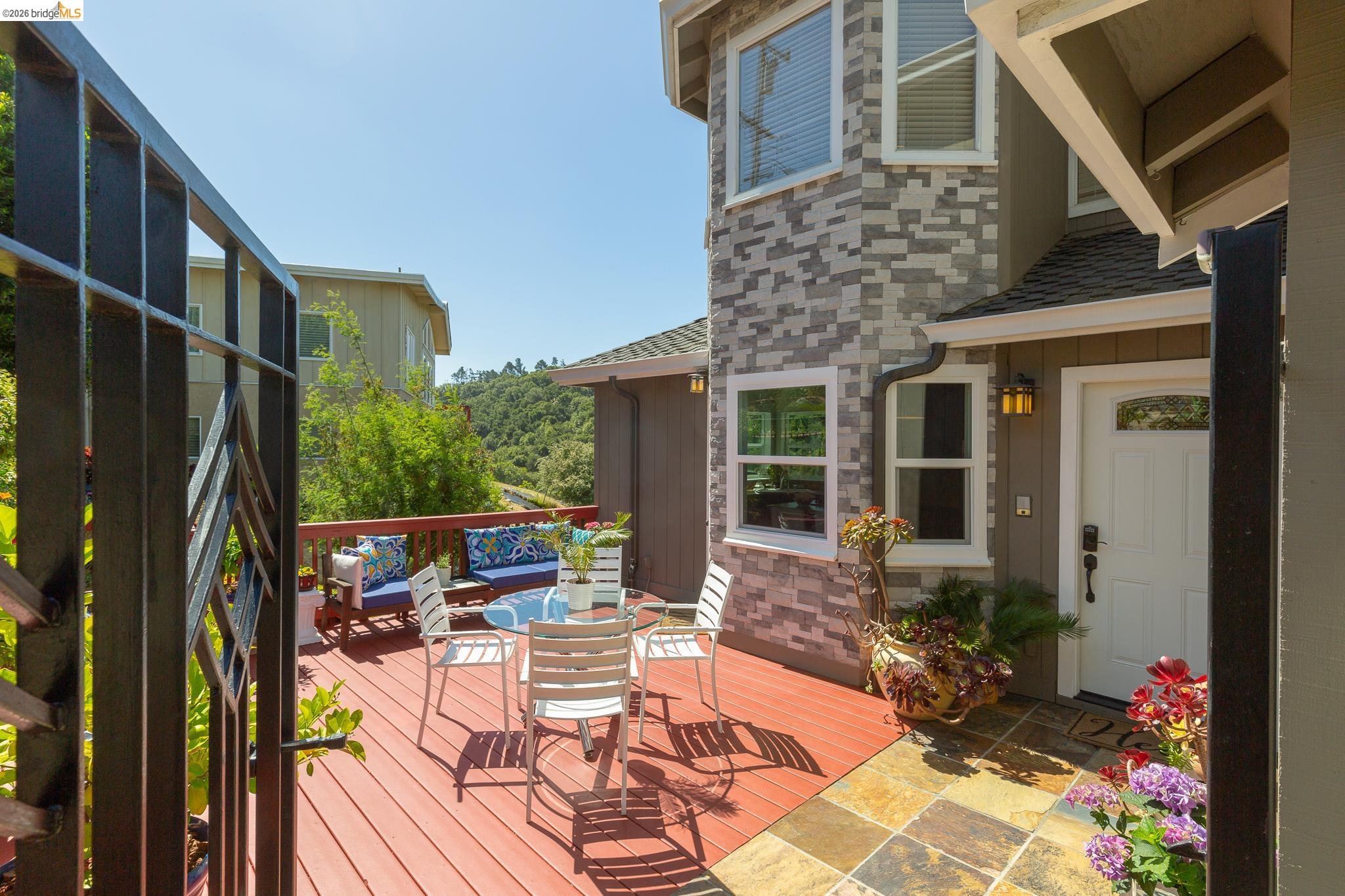 10353 Royal Oak Road Oakland, CA 94605 - Photo 5 of 54