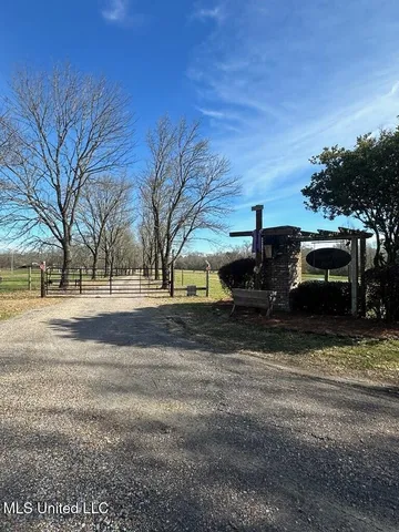 $1,359,000 | 1020 Jack Johnson Road, Crystal Springs, MS 39059