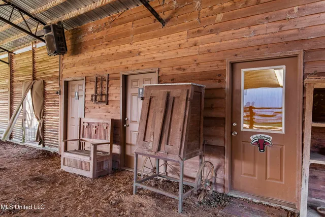 $1,359,000 | 1020 Jack Johnson Road, Crystal Springs, MS 39059