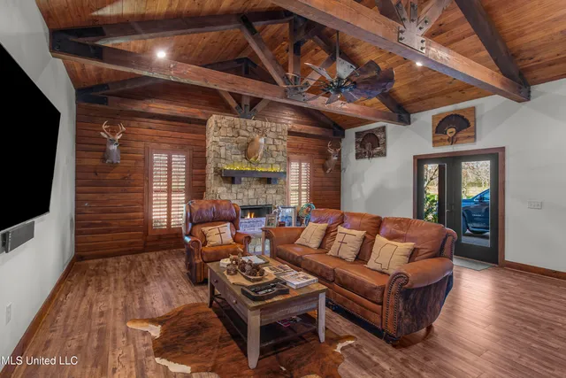 $1,359,000 | 1020 Jack Johnson Road, Crystal Springs, MS 39059