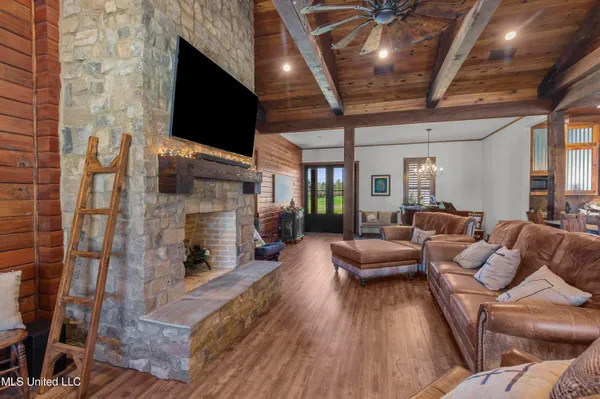 $1,359,000 | 1020 Jack Johnson Road, Crystal Springs, MS 39059