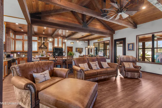 $1,359,000 | 1020 Jack Johnson Road, Crystal Springs, MS 39059