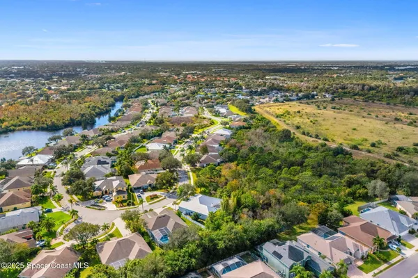 $4,500 | 943 Carriage Hill Road, Melbourne, FL 32940