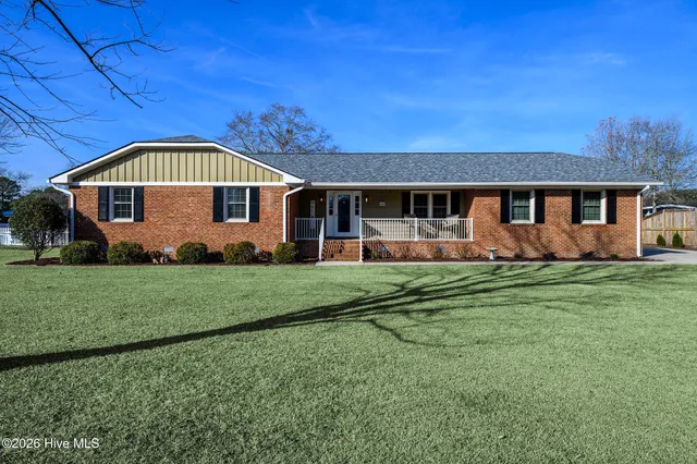 $340,000 | 4906 Creekside Drive, New Bern, NC 28562