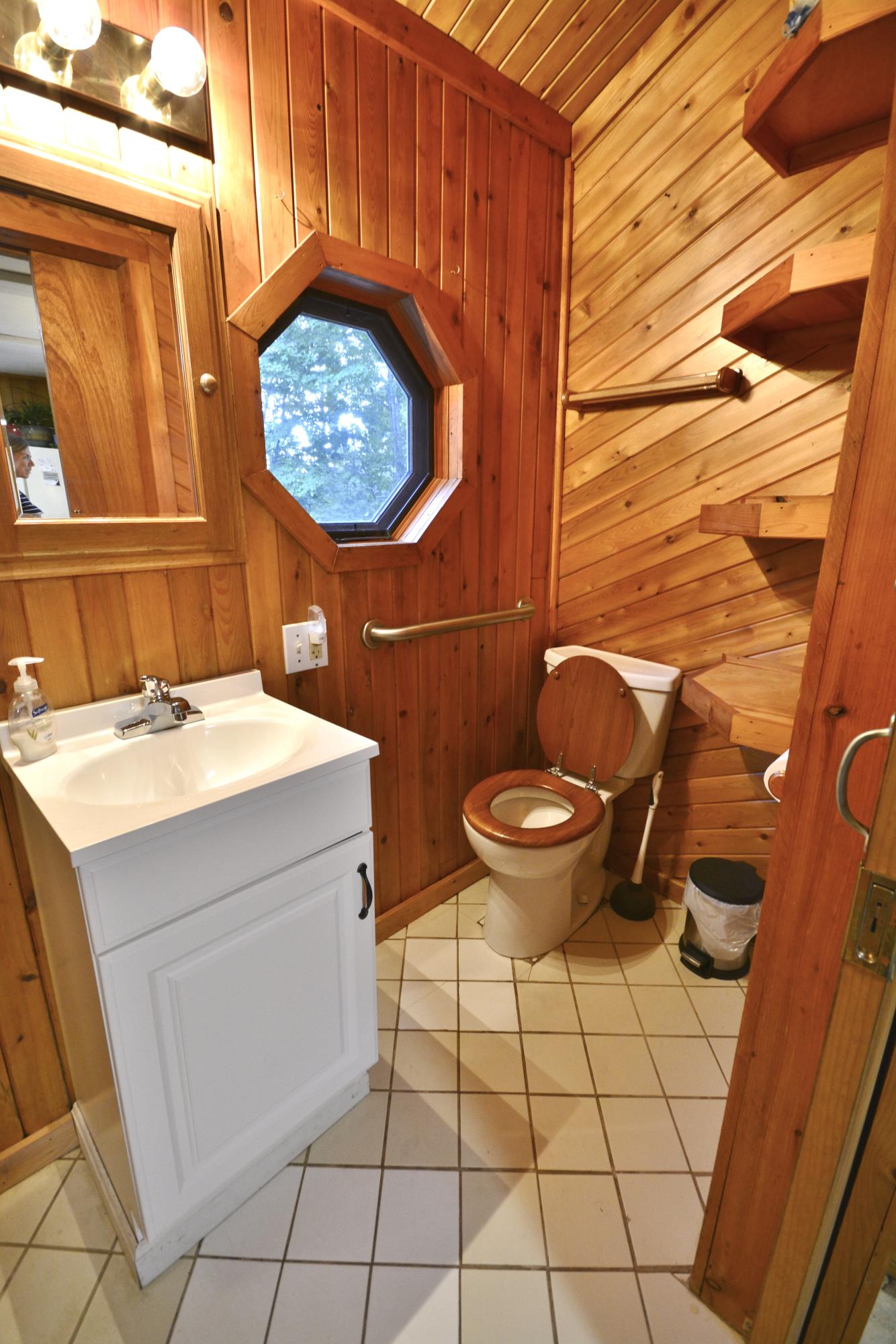885 West Shore Road Ellsworth, ME 04605 - Photo 10 of 33 Bathroom