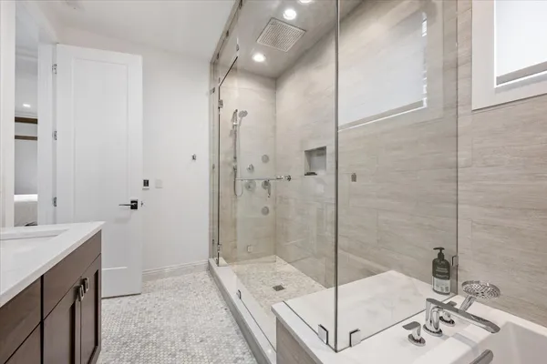 $1,850,000 | 2122 West McLean Avenue, Chicago, IL 60647