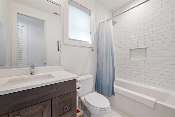 $1,850,000 | 2122 West McLean Avenue, Chicago, IL 60647