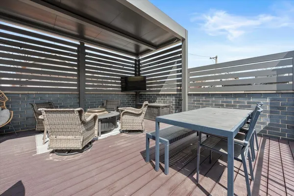 $1,850,000 | 2122 West McLean Avenue, Chicago, IL 60647