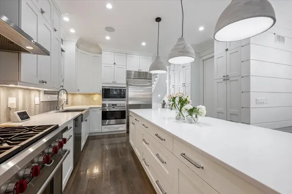 $1,850,000 | 2122 West McLean Avenue, Chicago, IL 60647