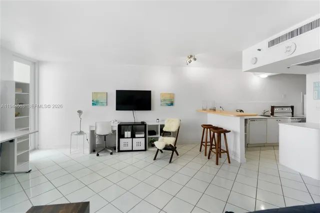 $2,600 | 100 Lincoln Road, Unit 1117, Miami Beach, FL 33139