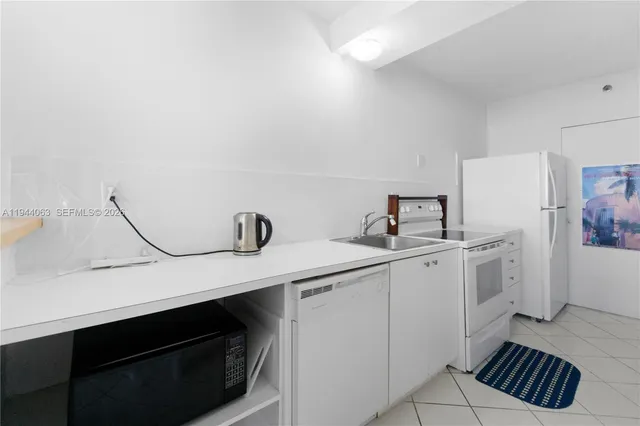$2,600 | 100 Lincoln Road, Unit 1117, Miami Beach, FL 33139