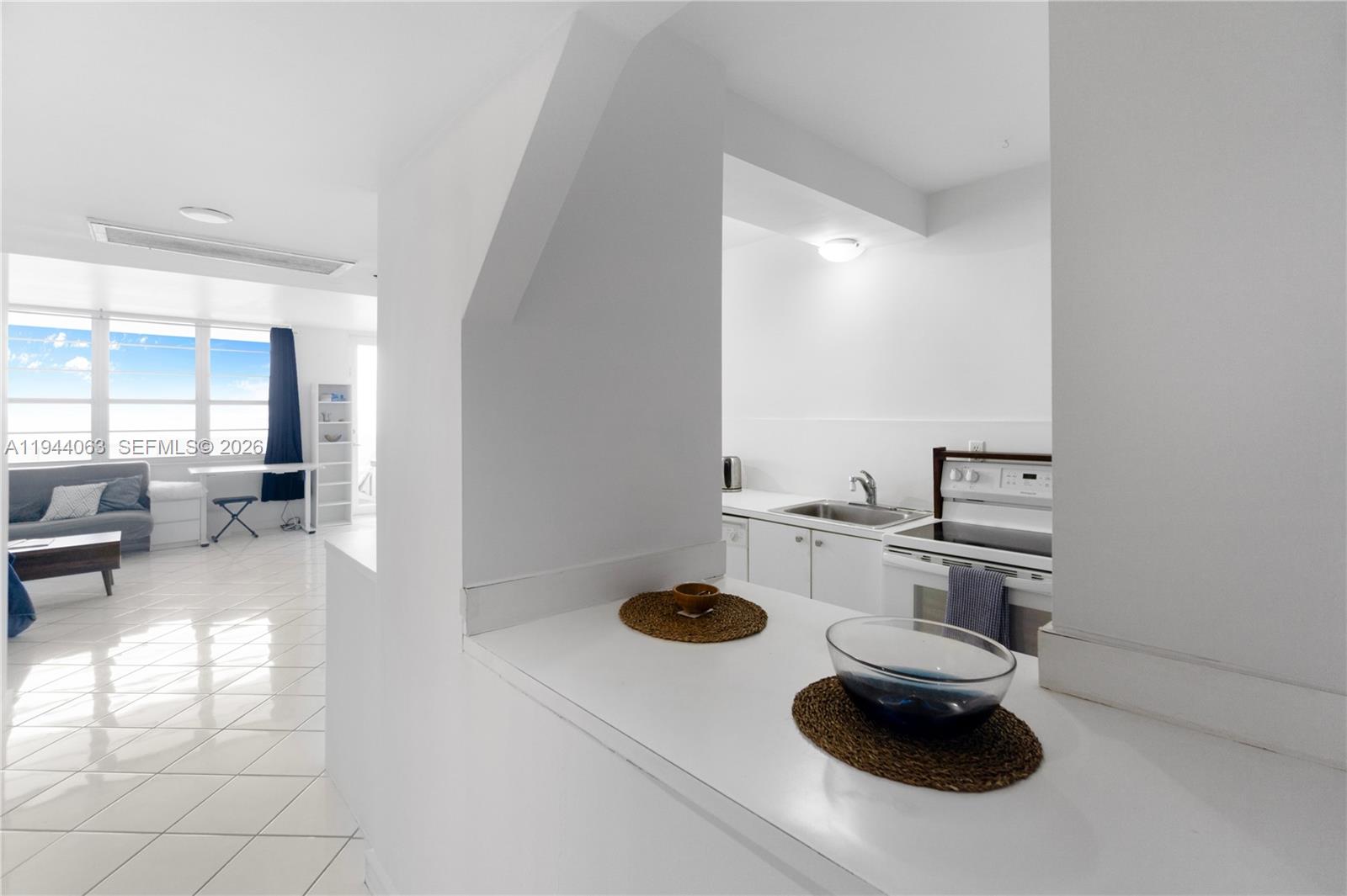 100 Lincoln Road, Unit 1117 Miami Beach, FL 33139 - Photo 10 of 16