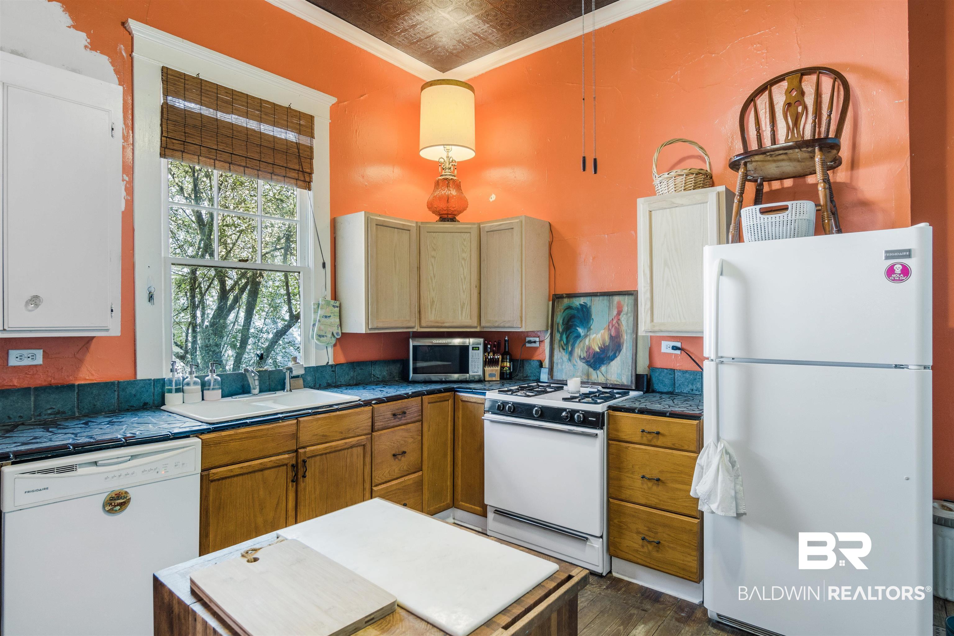 210 Tuttle Avenue Mobile, AL 36604 - Photo 12 of 19