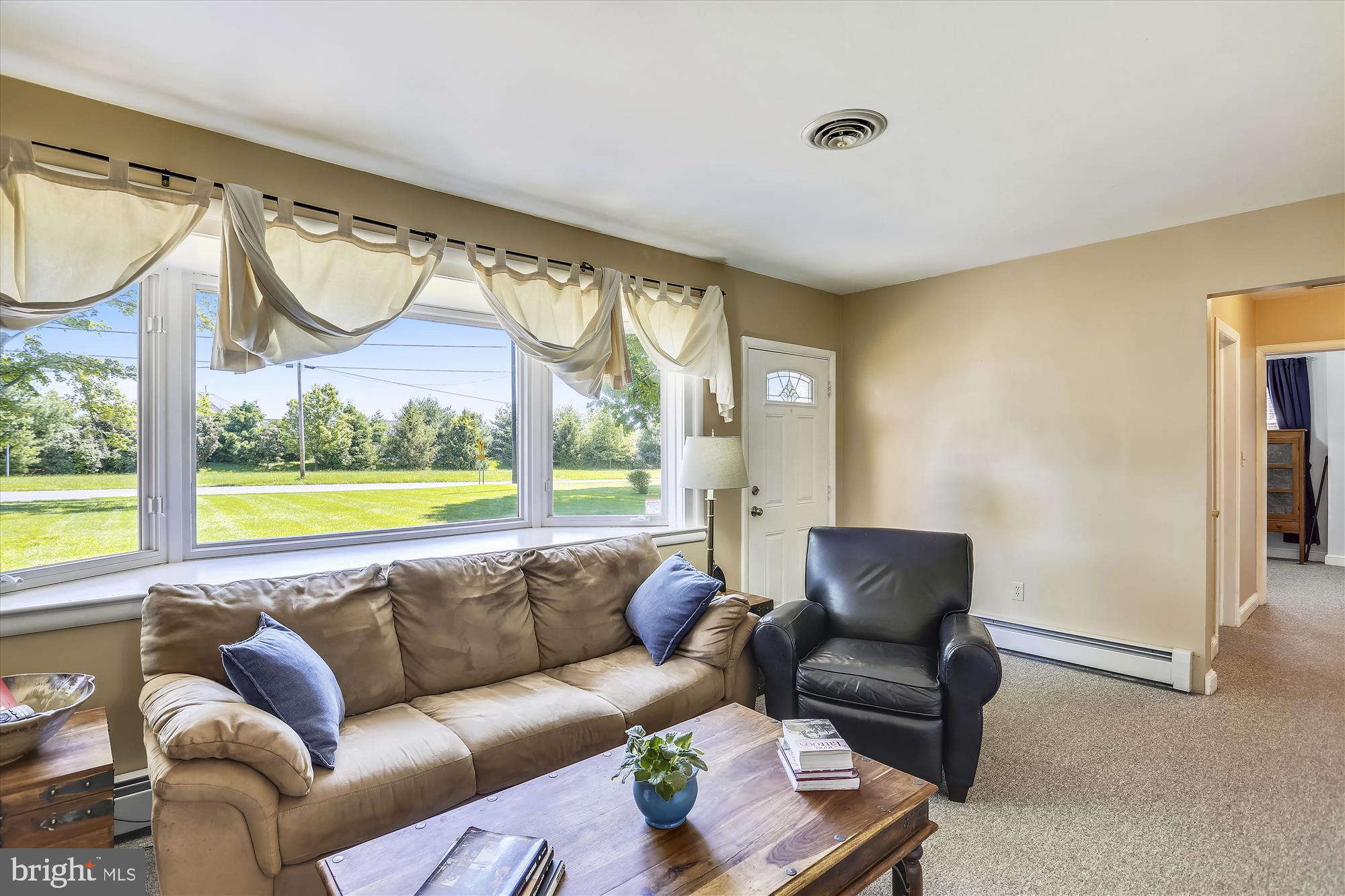 6504 Olney Laytonsville Road Gaithersburg, MD 20882 - Photo 7 of 39