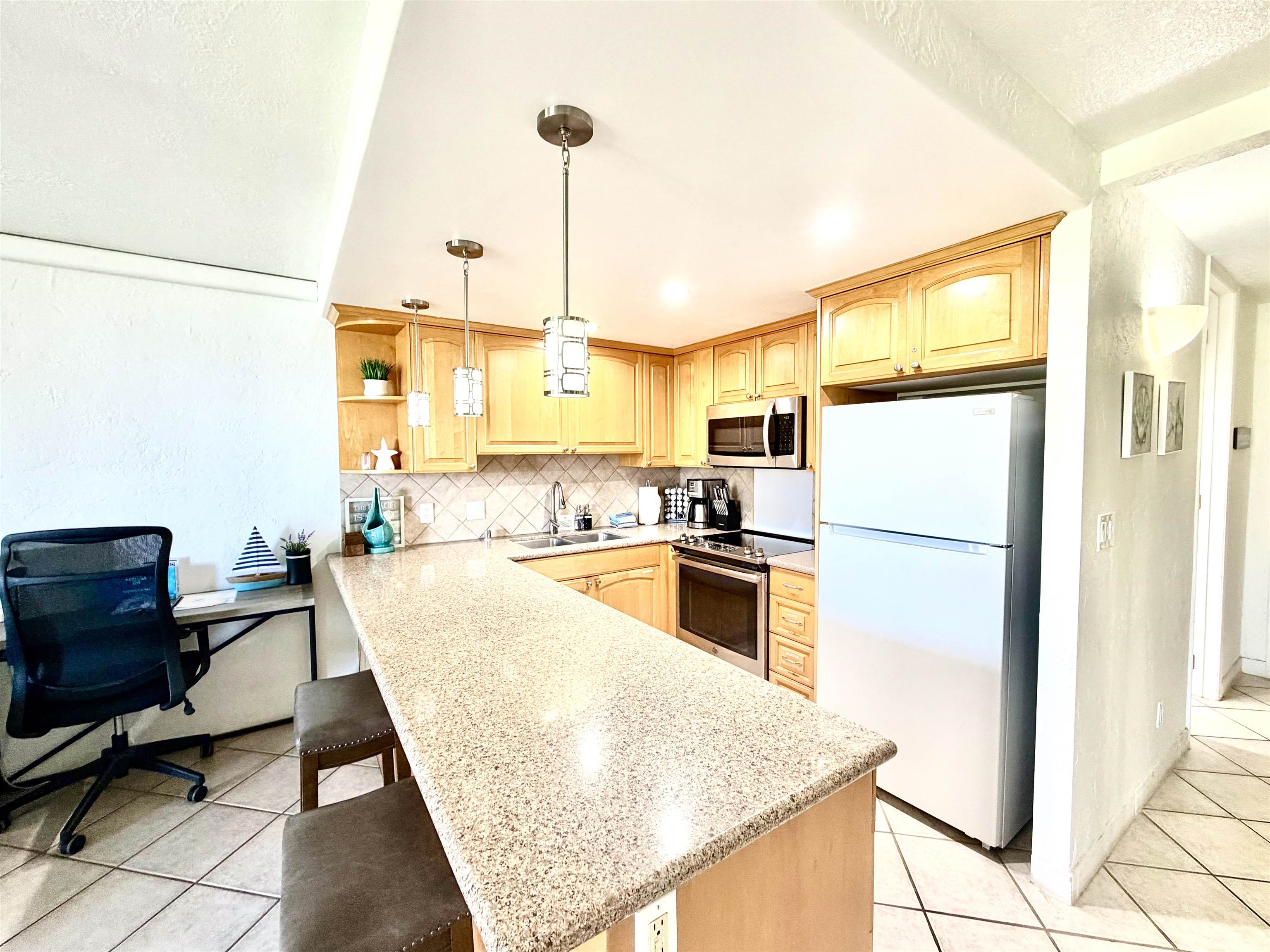 3543 Lower Honoapiilani Road, Unit E206 Lahaina, HI 96761 - Photo 4 of 29