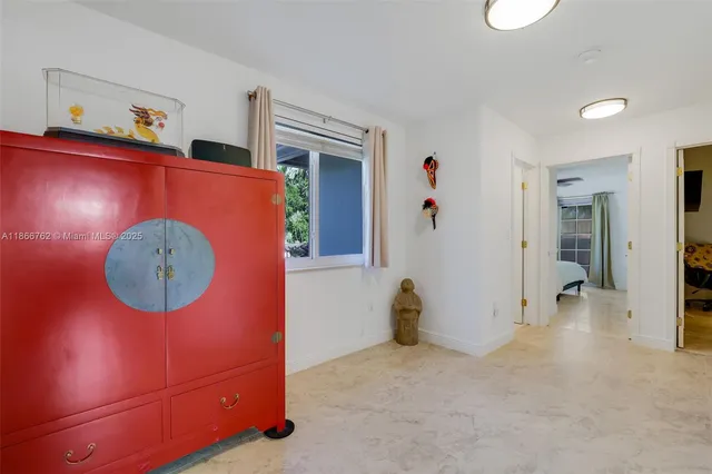 a view of yard with green space