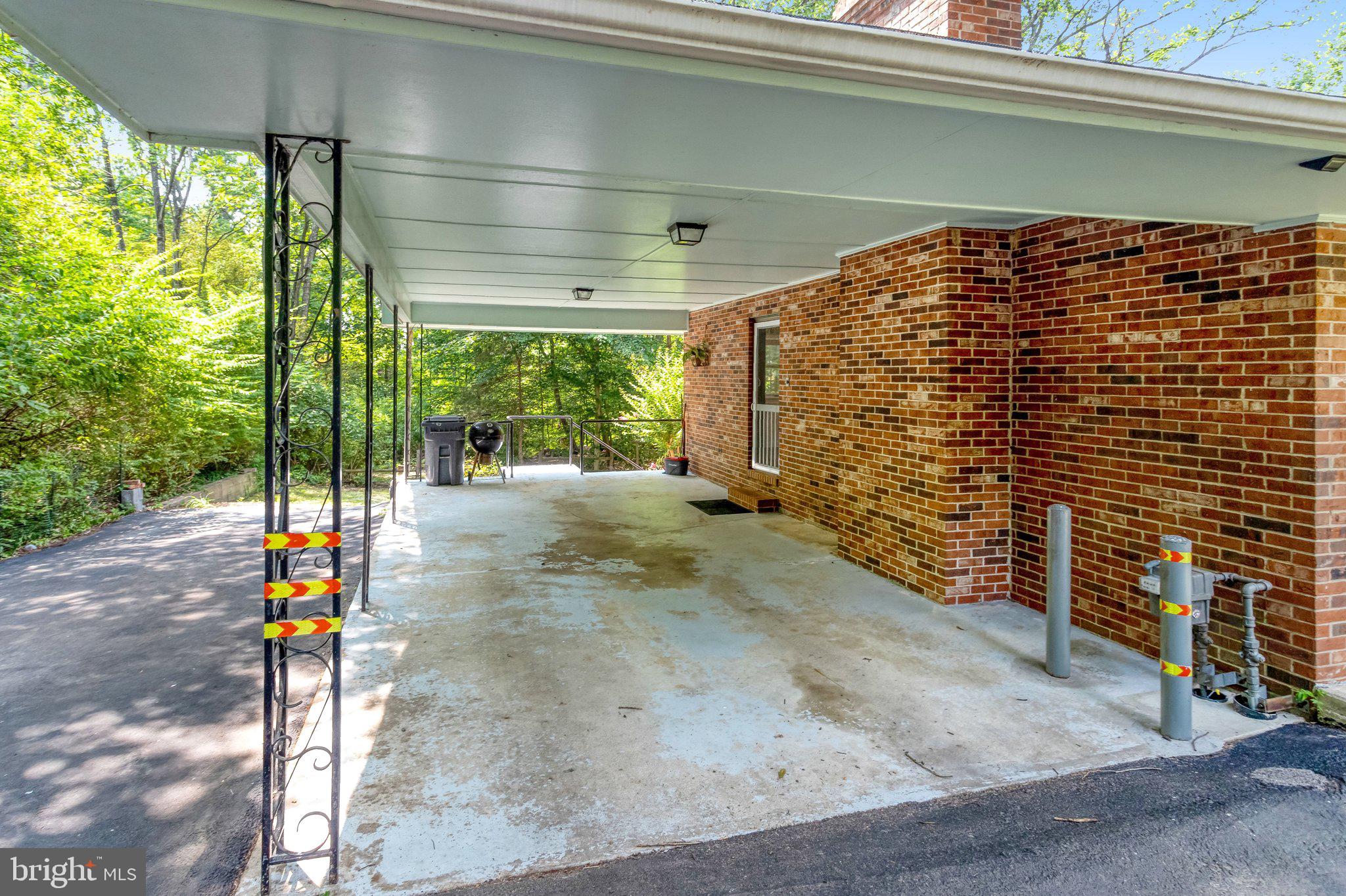 18355 Sharon Road Triangle, VA 22172 - Photo 24 of 28 Carport