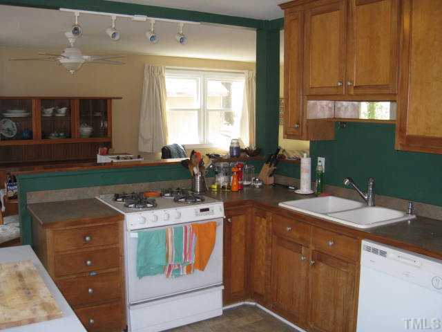 429 Ridgefield Road Chapel Hill, NC 27517 - Photo 6 of 12 Gallery Image 6
