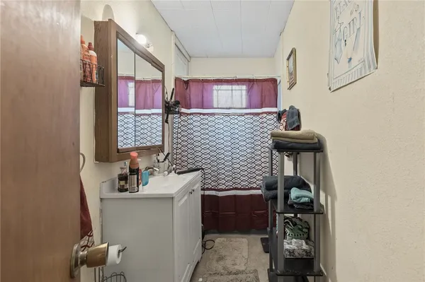 $174,900 | 100 Lamplite Lane, Sinton, TX 78387
