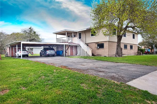 $174,900 | 100 Lamplite Lane, Sinton, TX 78387