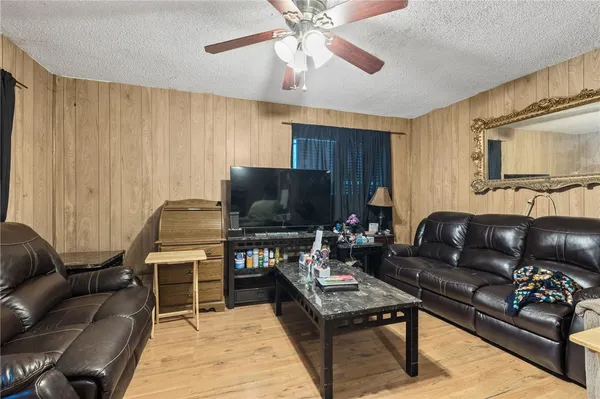 $174,900 | 100 Lamplite Lane, Sinton, TX 78387