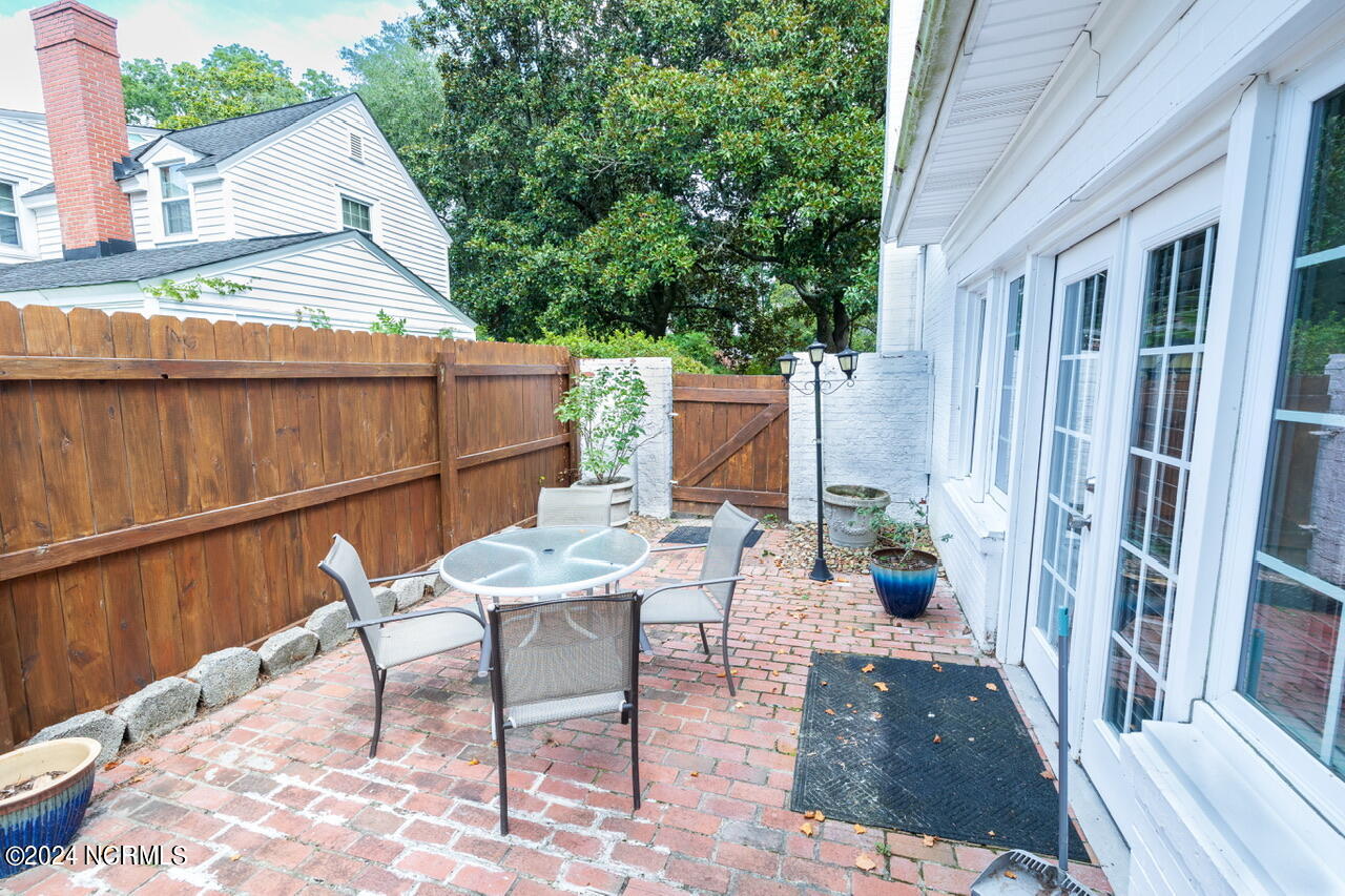 1048 East Rock Spring Road Greenville, NC 27858 - Photo 17 of 46 5