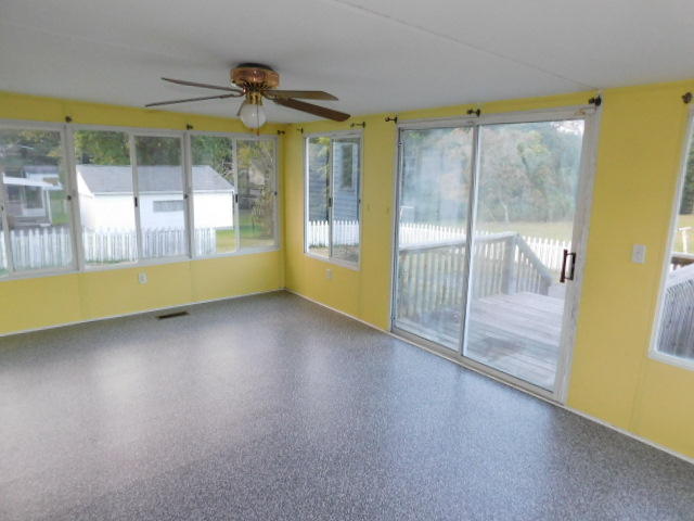 2304 Pleasant View Road Knoxville, TN 37914 - Photo 17 of 17 Sun-Room