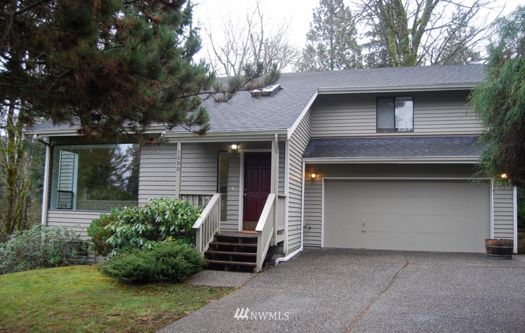 1090 Ridgewood Circle Southwest Issaquah, WA 98027 - Photo 1 of 16