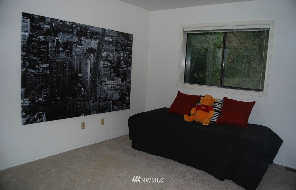 1090 Ridgewood Circle Southwest Issaquah, WA 98027 - Photo 11 of 16
